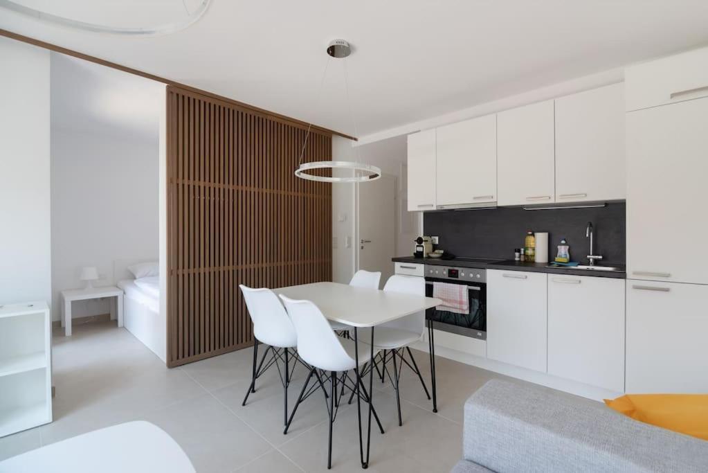 Neu Und Hell In Zentraler Ruhelage Mit Parkplatz Apartment เวียนนา ภายนอก รูปภาพ