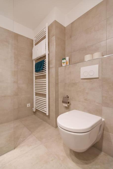 Neu Und Hell In Zentraler Ruhelage Mit Parkplatz Apartment เวียนนา ภายนอก รูปภาพ
